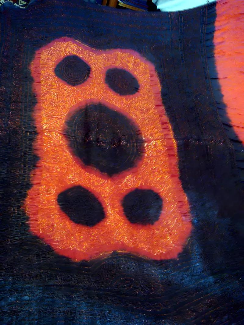 Large-motif bandhani