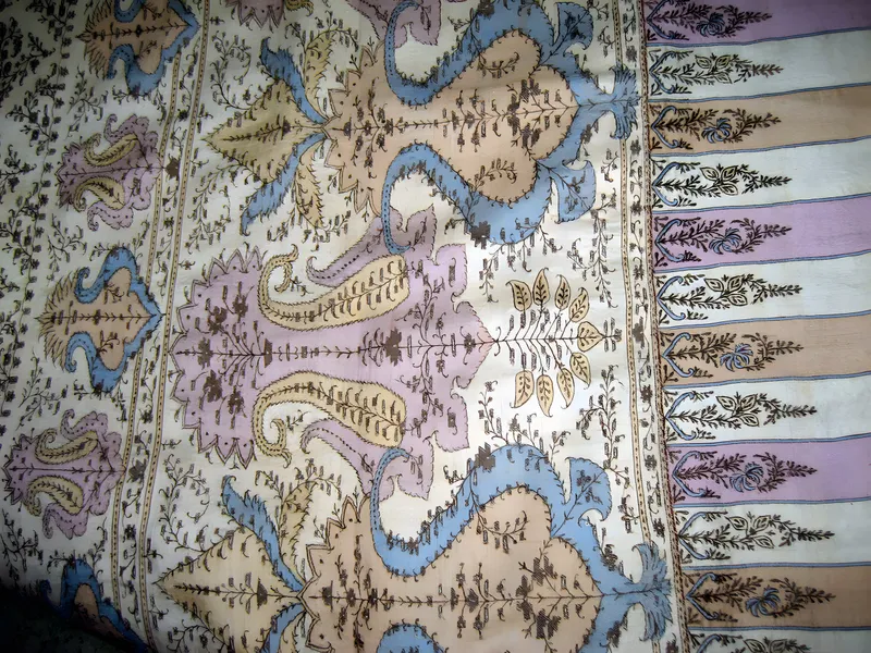 Paisley shawl in blue and cream