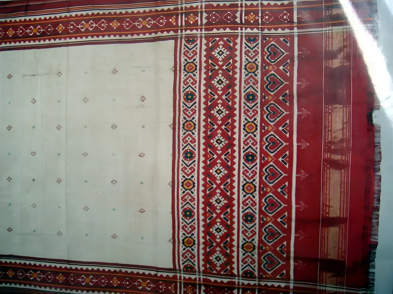 Patola with cream field