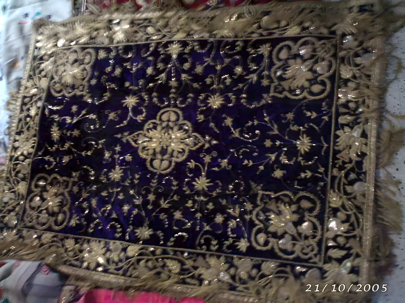Zardozi on velvet, detail