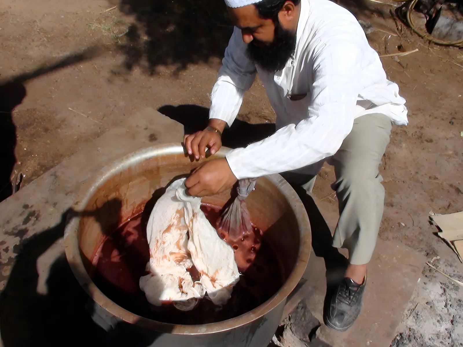 Dyeing in a copper cauldron