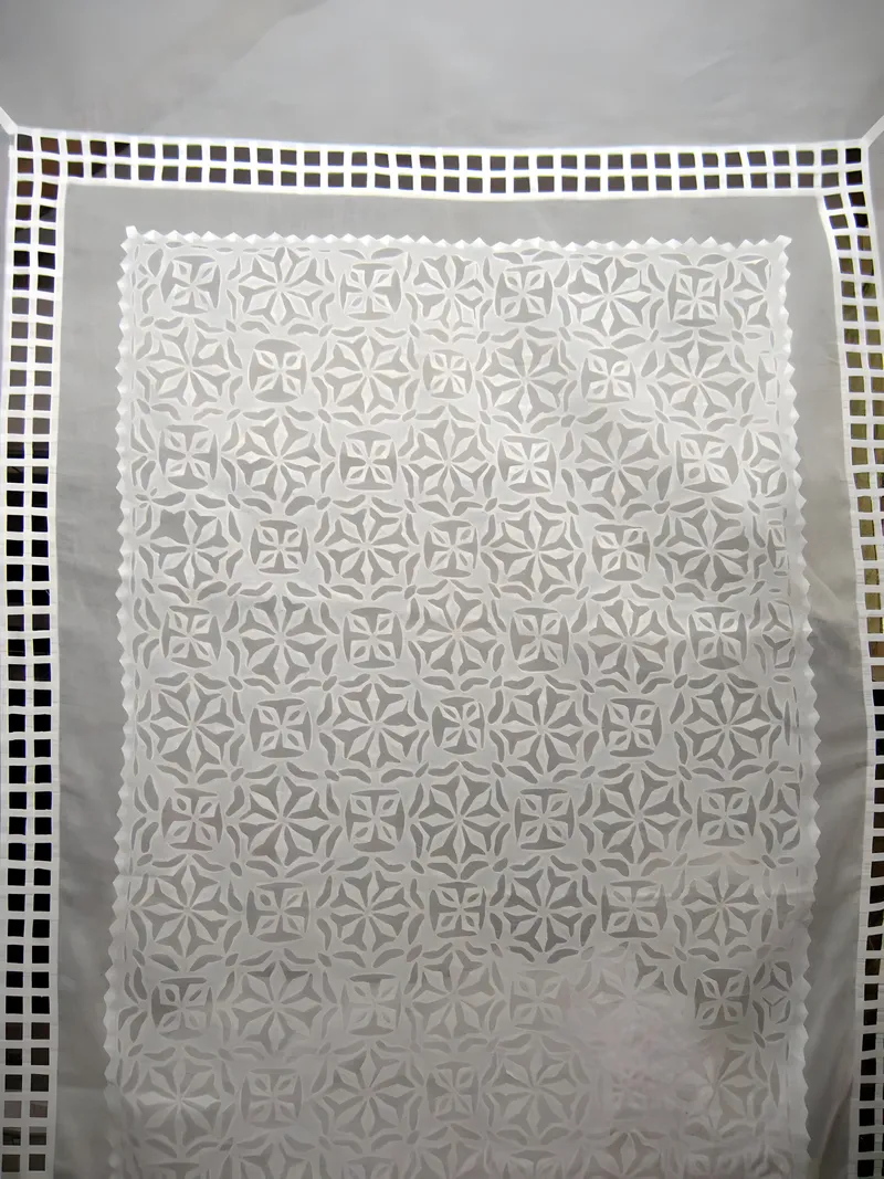 Appliqué table cloth