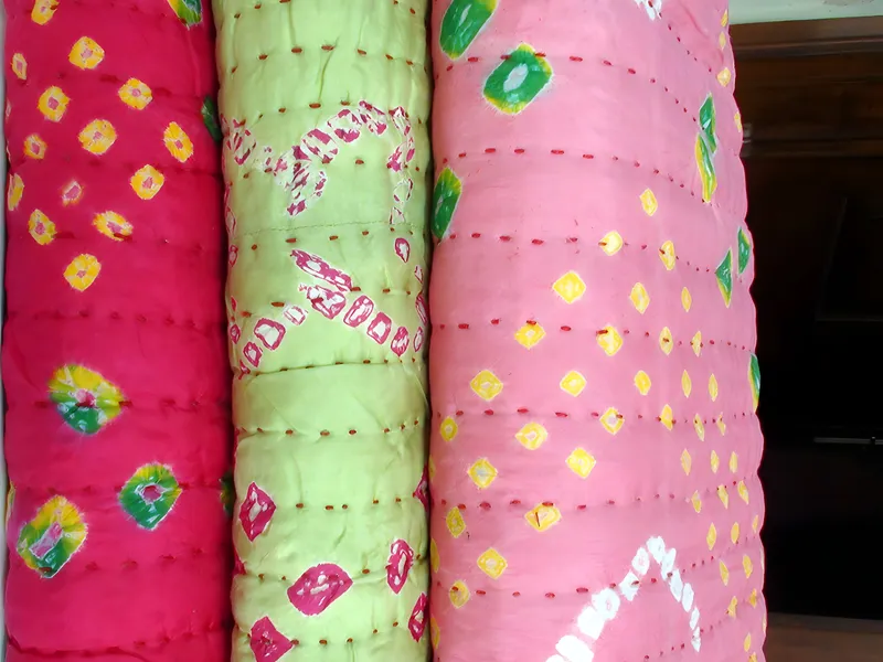 Silk tie-dyed quilts