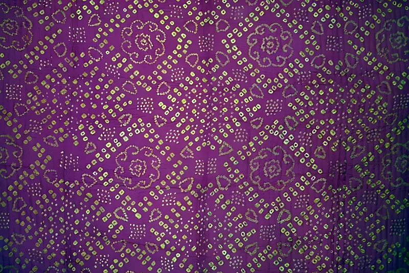 Tie-dyed silk quilt, detail