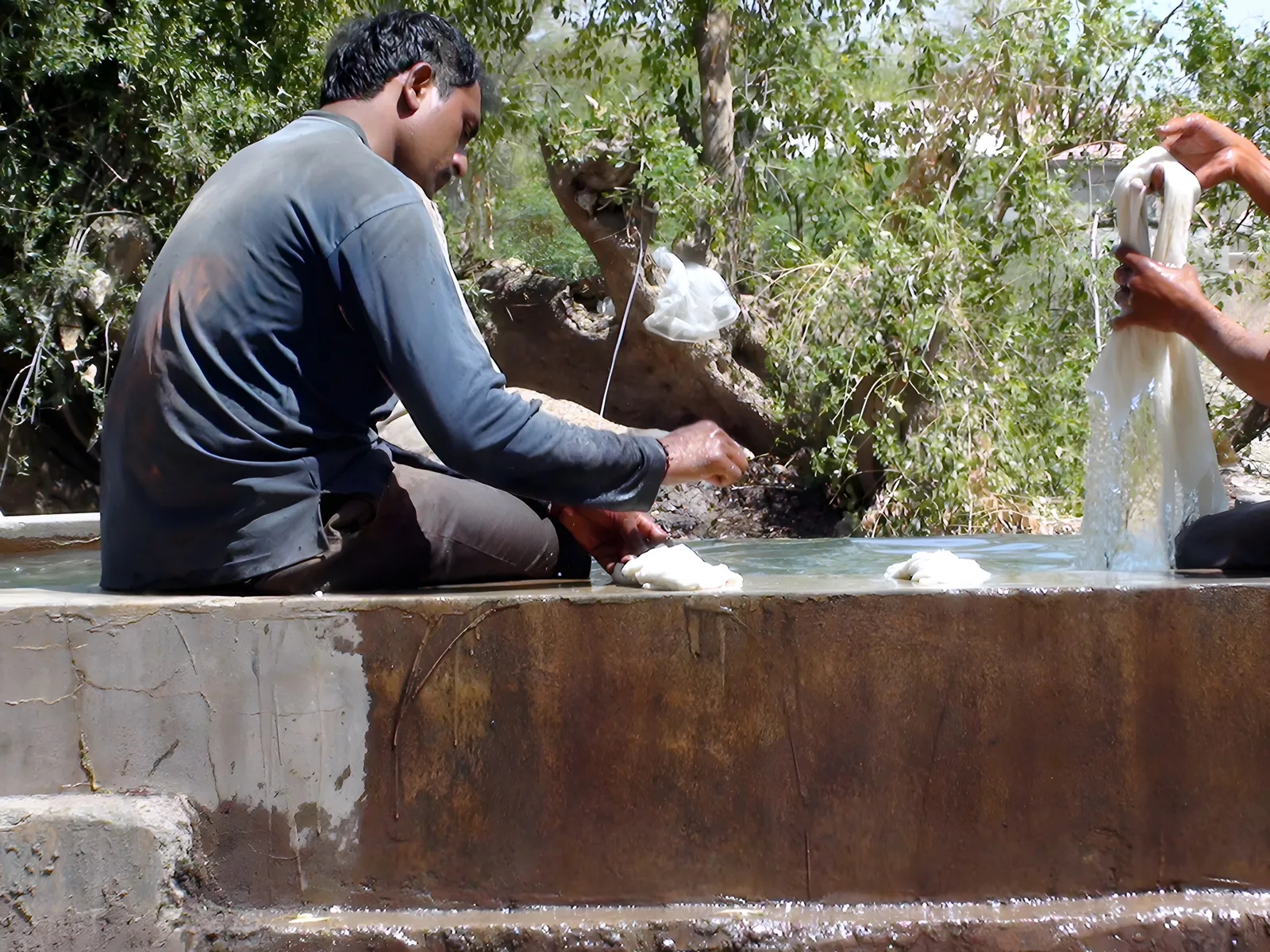 Washing in running water